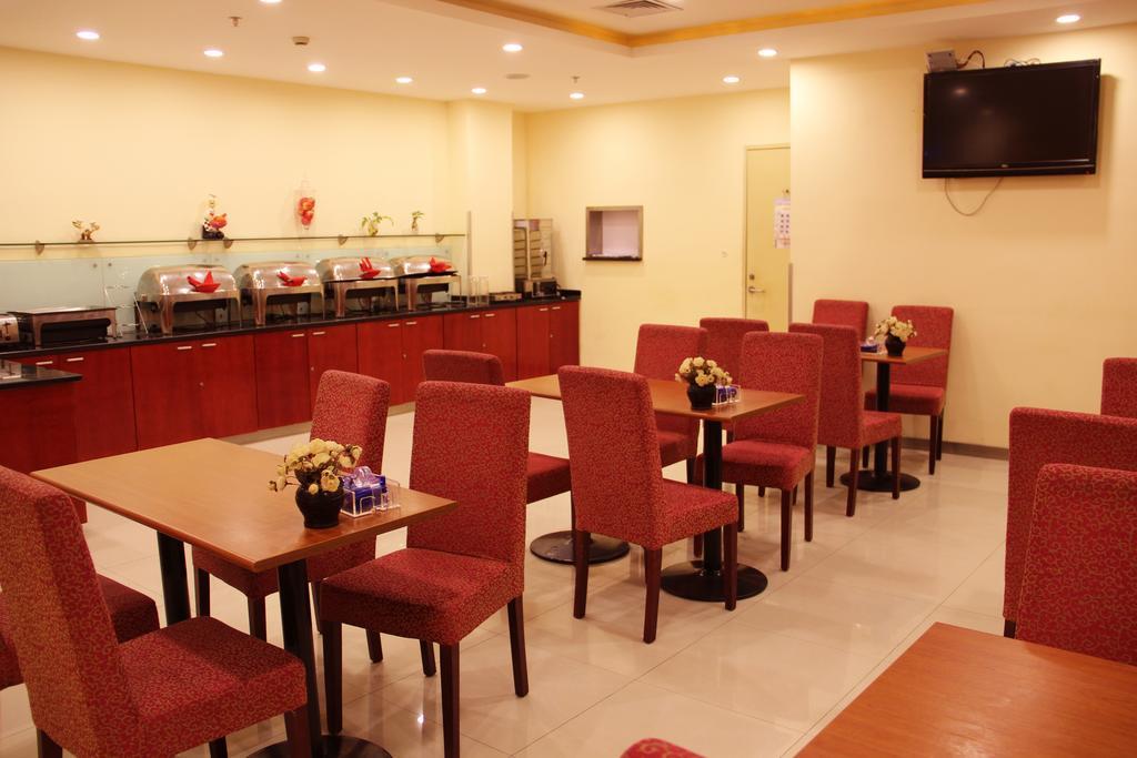 Hanting Express Kunming Yieryi Street Yunnan Normal University Branch Exterior foto