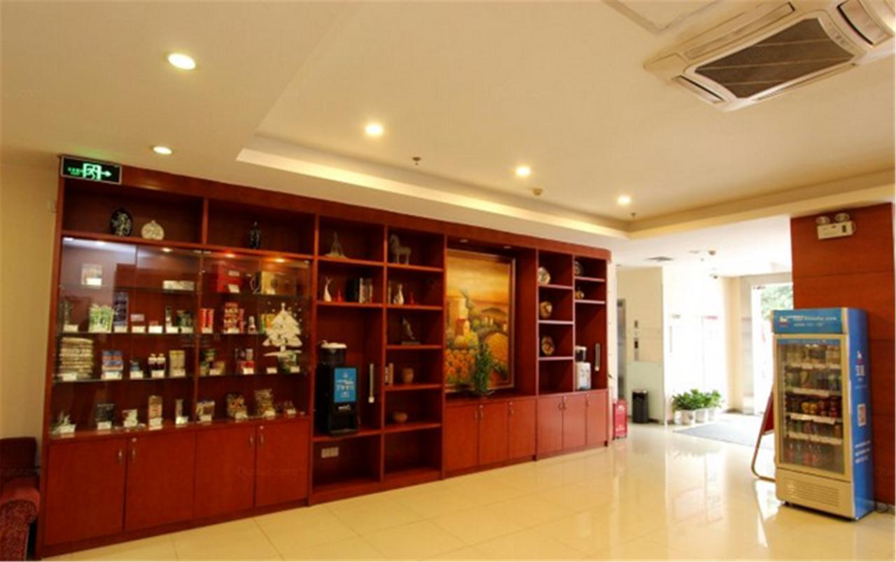 Hanting Express Kunming Yieryi Street Yunnan Normal University Branch Exterior foto
